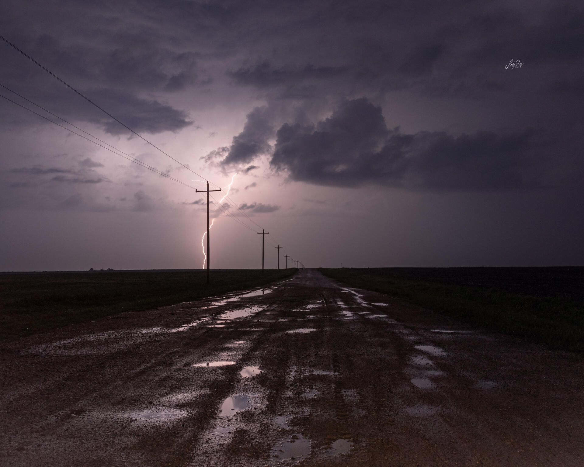 Download Lightning 4k Ultra HD Wallpaper