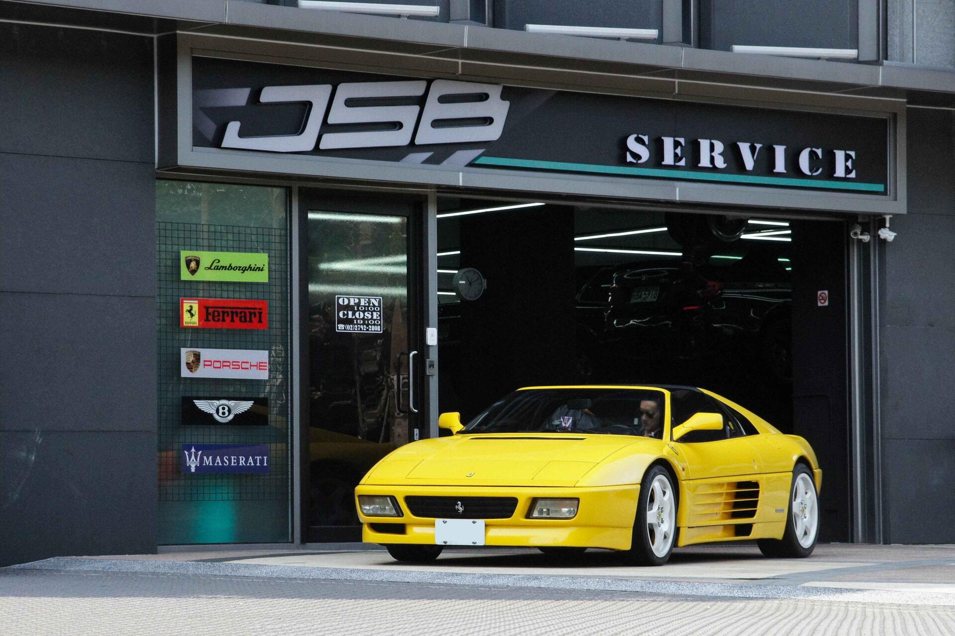 Download Car Ferrari 4k Ultra HD Wallpaper