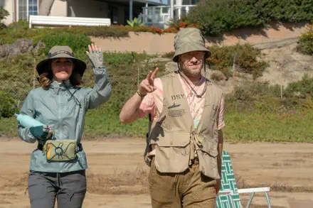 Rose Byrne and Seth Rogen in a scene from the TV show Platonic, captured in 4K Ultra HD for PC desktop wallpaper and background.