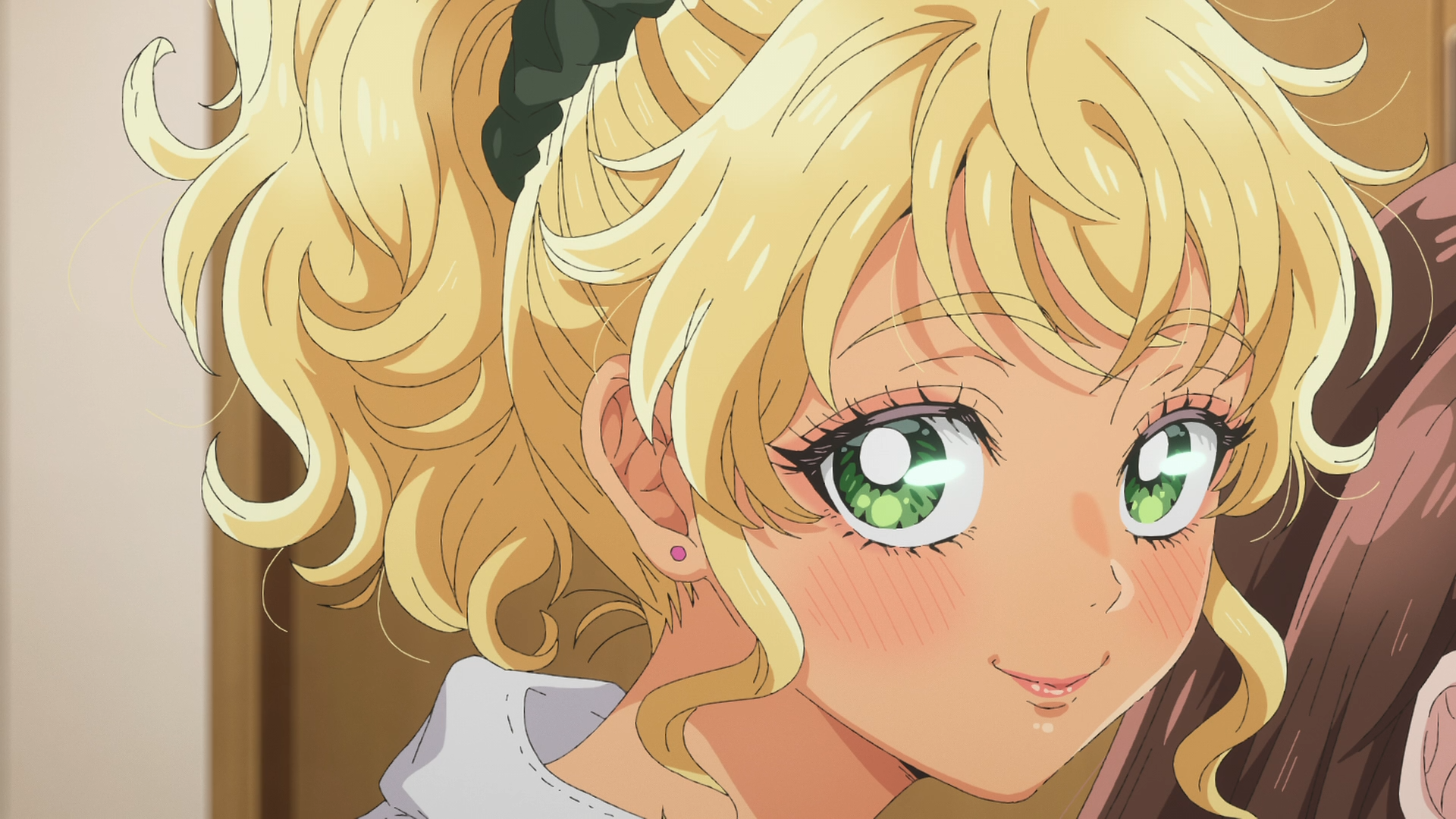 HD PC desktop wallpaper of Kotoko Ijichi from Gals Can't Be Kind to Otaku?! Close-up smiling portrait with green eyes and blonde twin-tail hair.