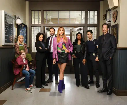 4K Ultra HD PC desktop wallpaper of TV show High Potential cast posed in a police station set, with the series' lead actress front and center and the ensemble flanking her.