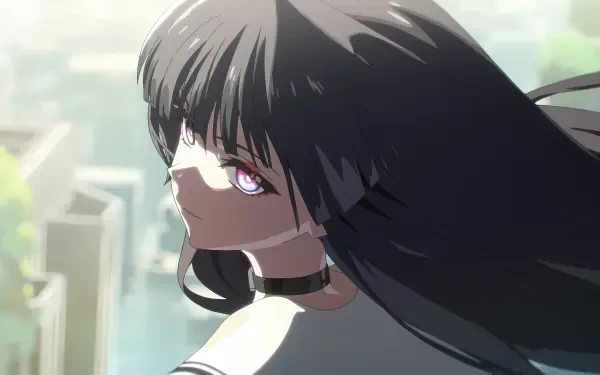 Chisa from the video game Wuthering Waves glances over her shoulder, dark hair and purple eyes, wearing a choker — 4K Ultra HD PC desktop wallpaper.