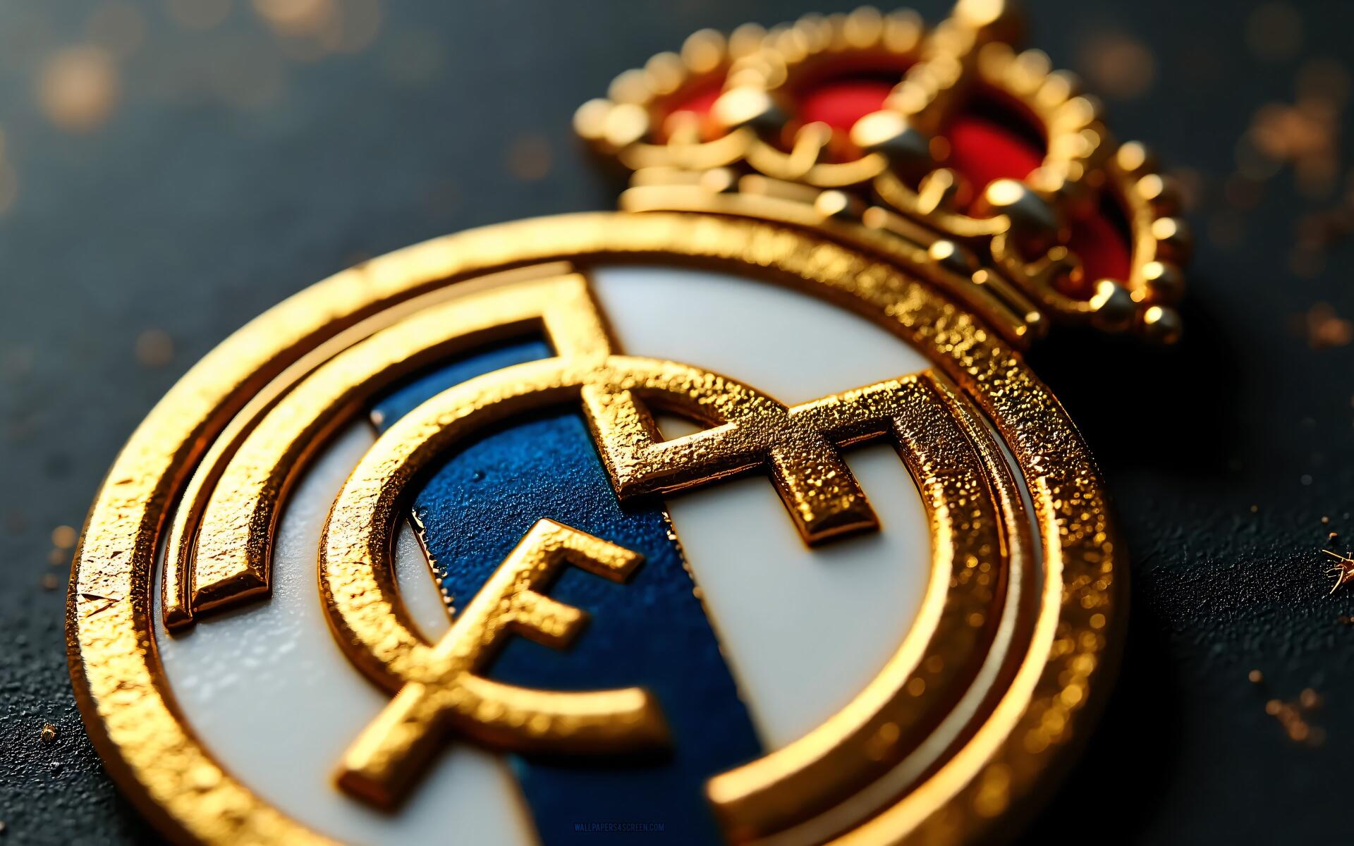 4K Ultra HD PC desktop wallpaper: close-up of Real Madrid C.F. gold-and-blue crest with crown, textured metallic detail on dark background — soccer club emblem for sports fans.