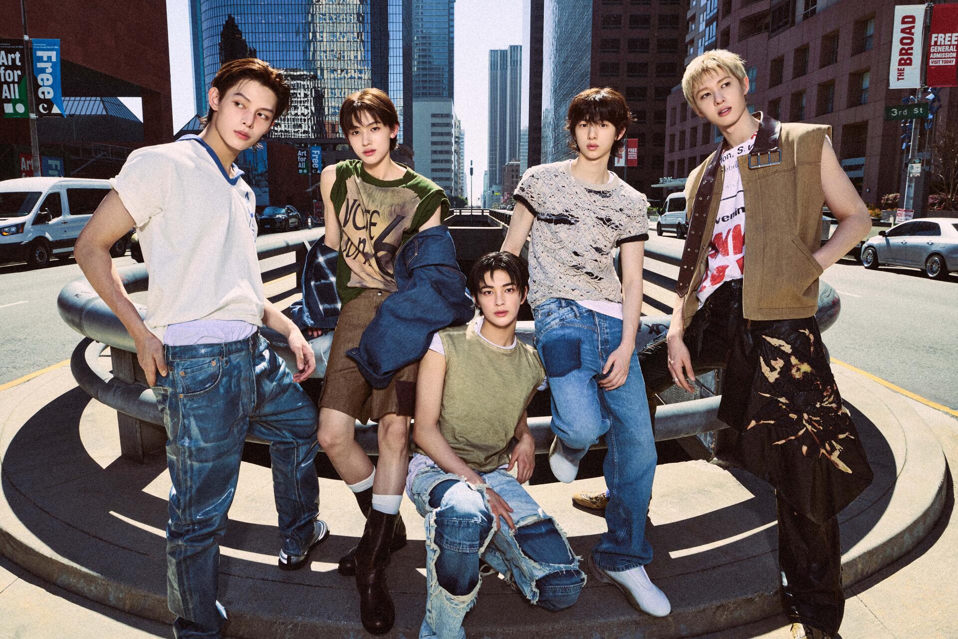 5K Ultra HD PC desktop wallpaper: Cortis — Color Outside the Lines group portrait of five men posed on a sunny city street, casual outfits and vivid urban colors.