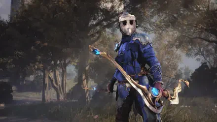 4K Ultra HD PC desktop wallpaper background: Soulframe video game scene — armored mage in blue robes and a mask wields a glowing ornate staff in a misty forest clearing.
