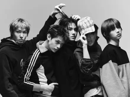 5K Ultra HD desktop wallpaper of five male models in a moody black-and-white group pose, Cortis/GREENGREEN styled.