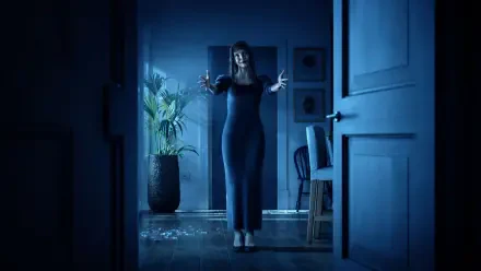 Other Mommy (2026) 4K Ultra HD PC desktop wallpaper showing a mysterious woman in a dark, blue-lit hallway.