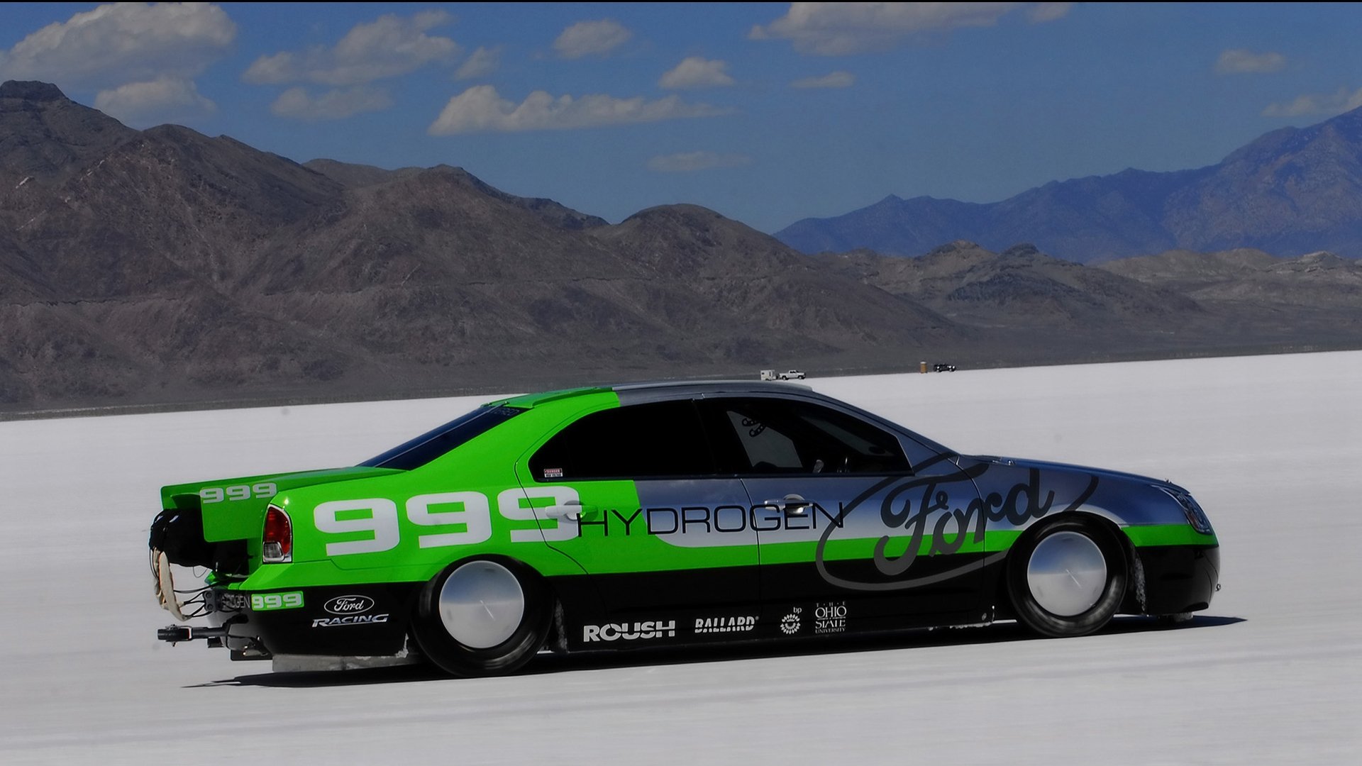 Download Vehicle Ford Fusion HD Wallpaper