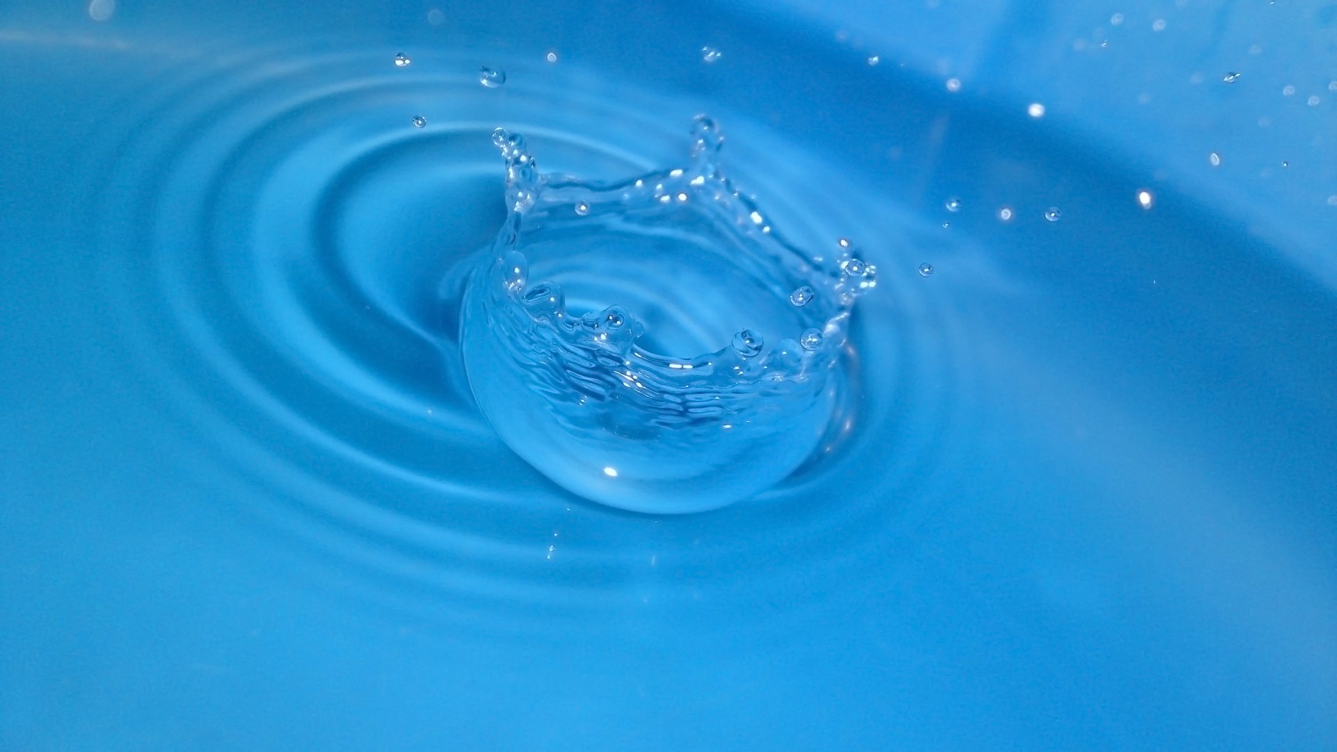 Water Drop by RayChyl