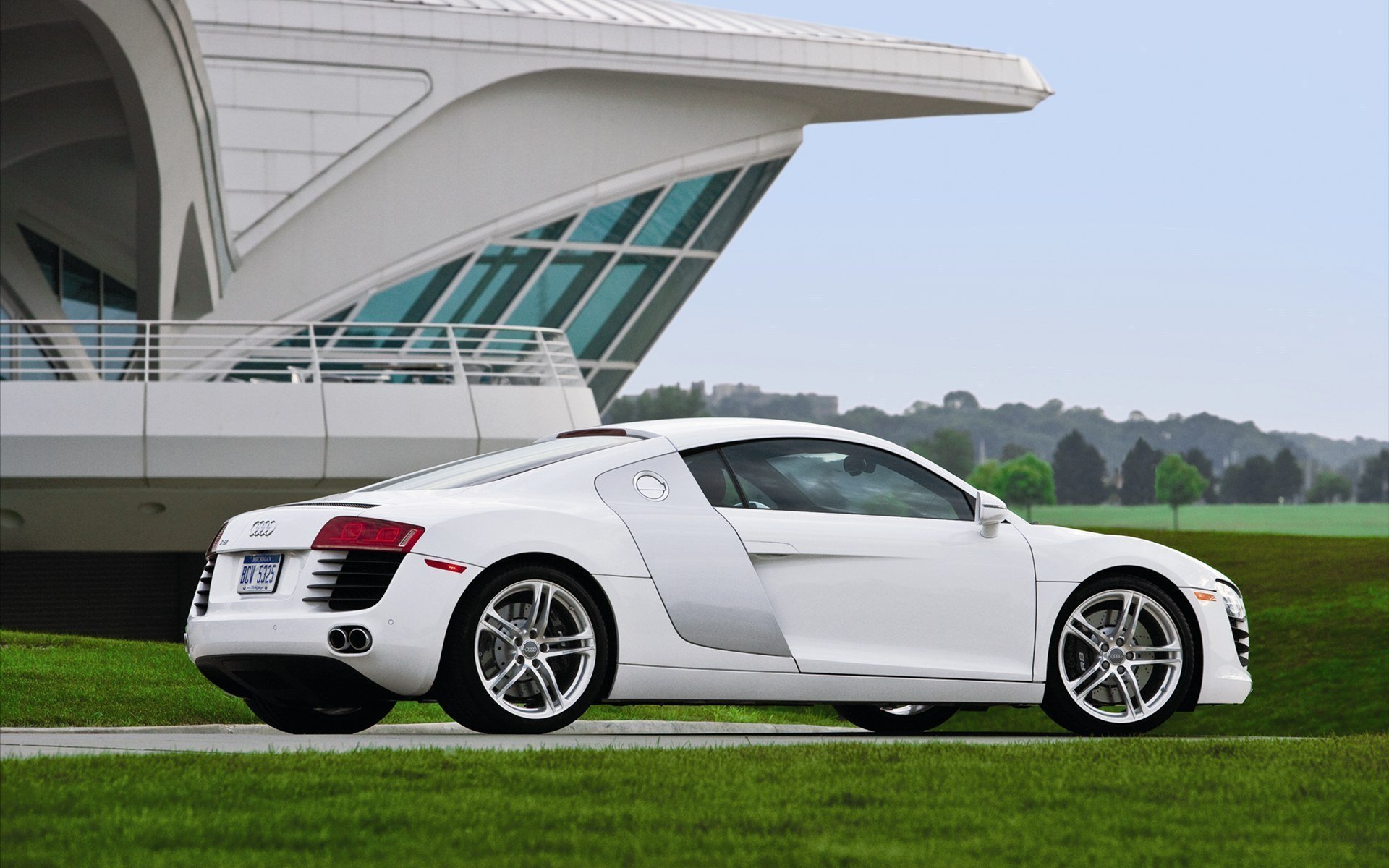 Audi r8 White