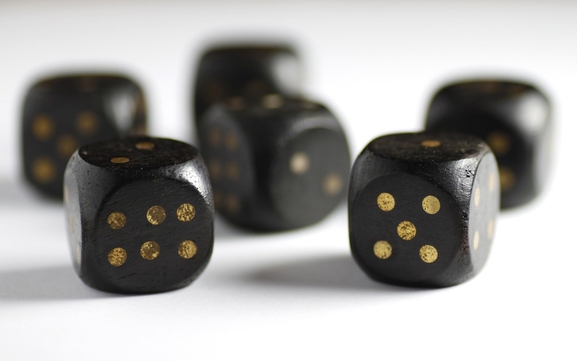 Dice на русском. Кости игральные. Игральные кубики. Игровой кубик. Старые игральные кости.