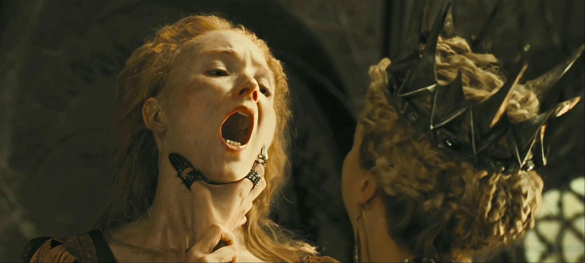 HD PC desktop wallpaper featuring Lily Cole in a dramatic scene from the movie Snow White and the Huntsman.