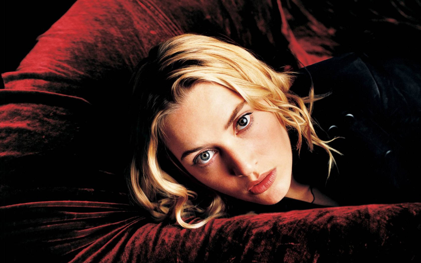 Celebrity Kate Winslet HD Wallpaper Background Image.