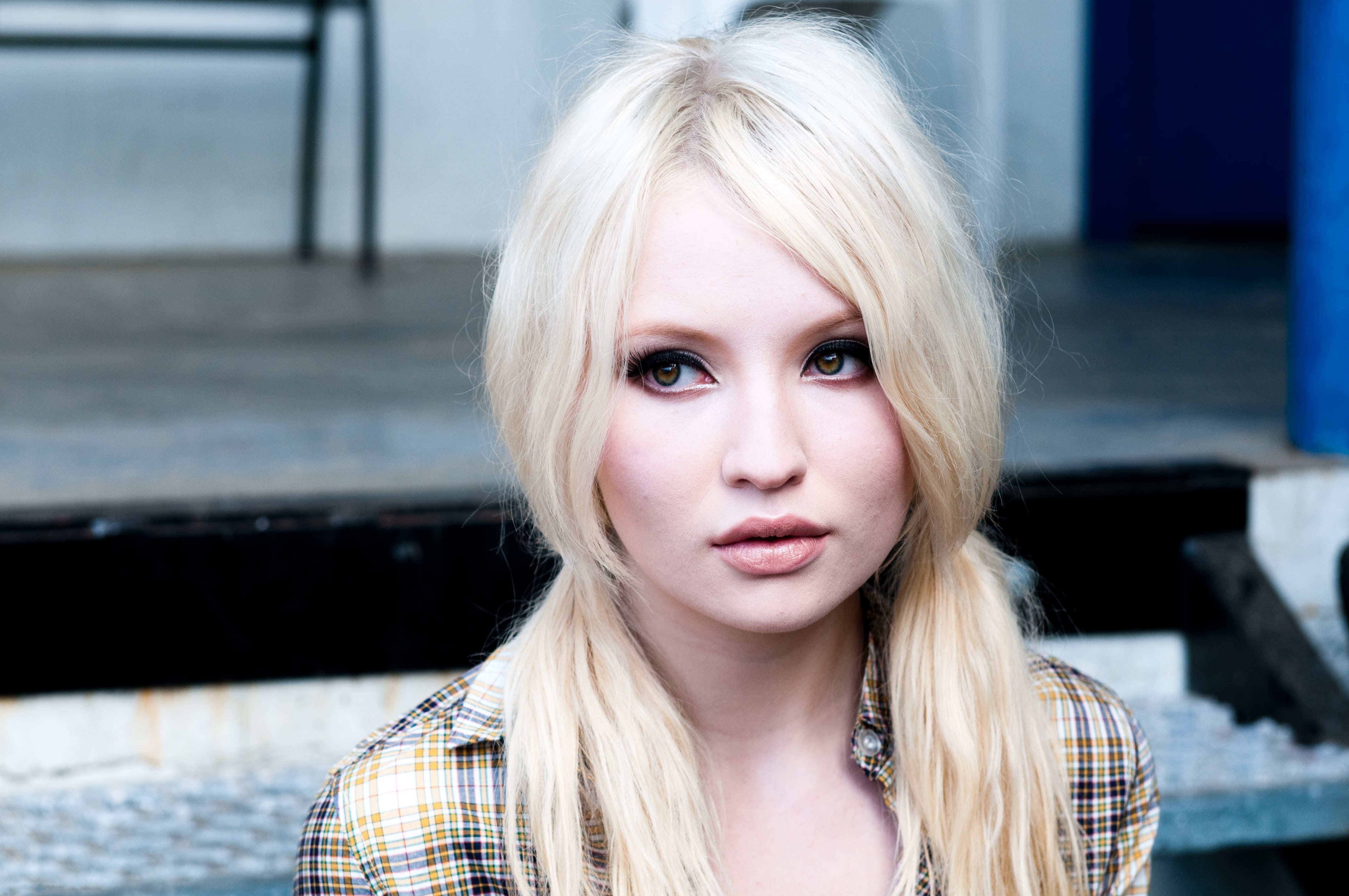 Celebrity Emily Browning HD Wallpaper | Background Image