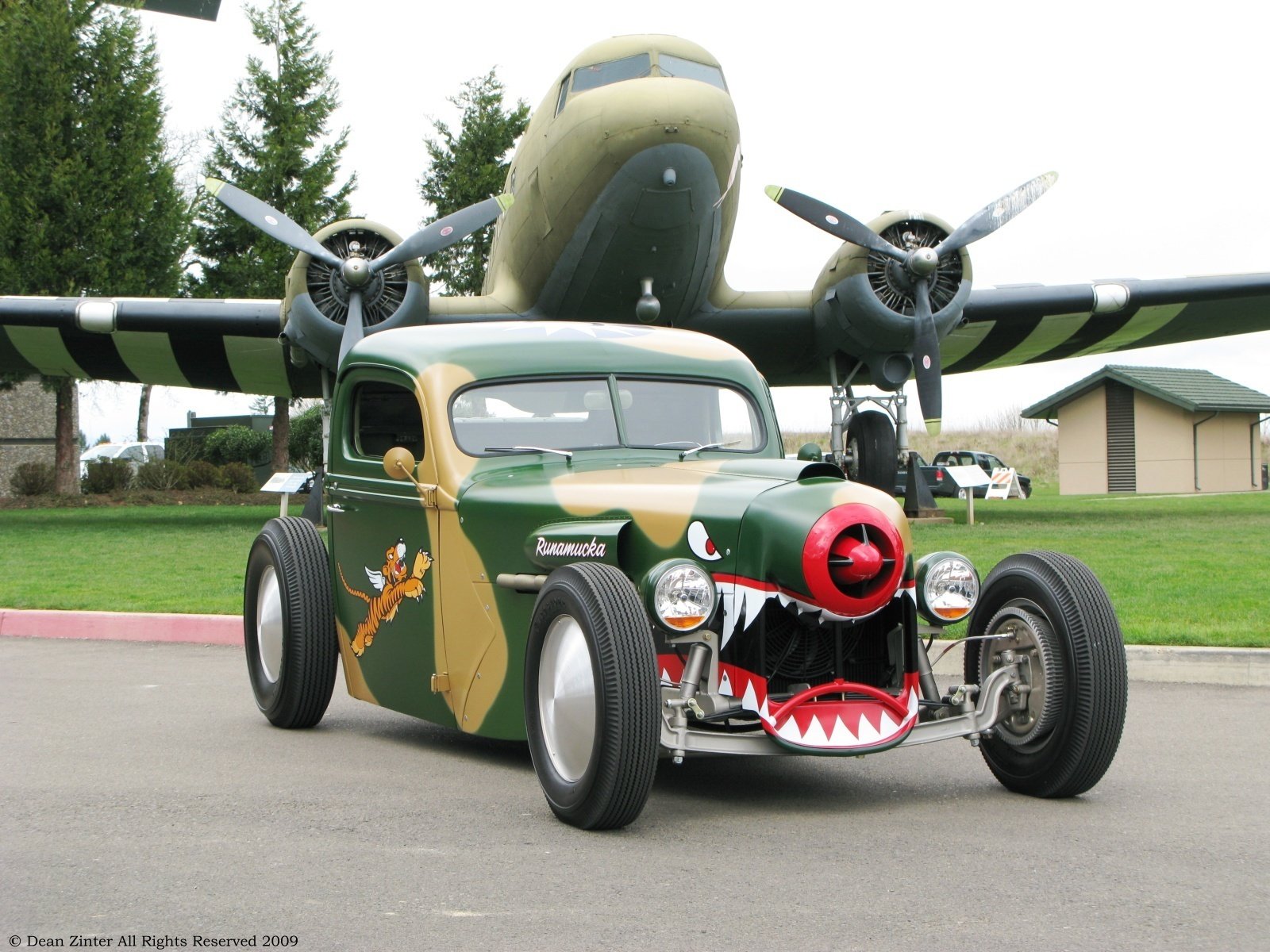 Download Vehicle Car Wallpaper