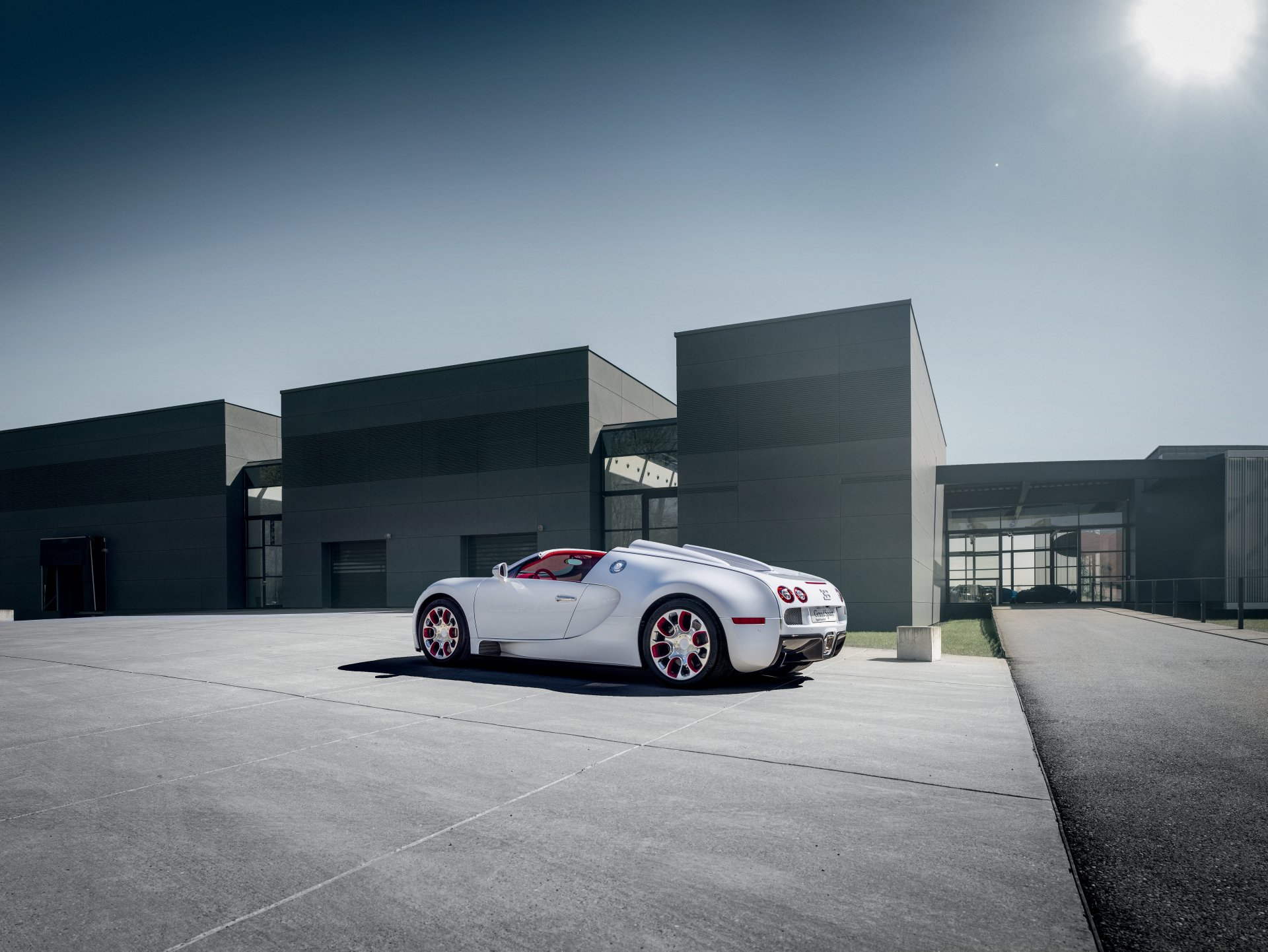 Download Vehicle Bugatti Veyron 4k Ultra HD Wallpaper