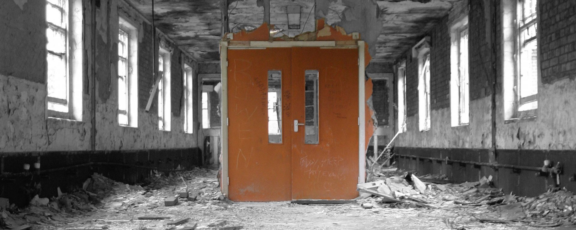Download Man Made Ruin Wallpaper