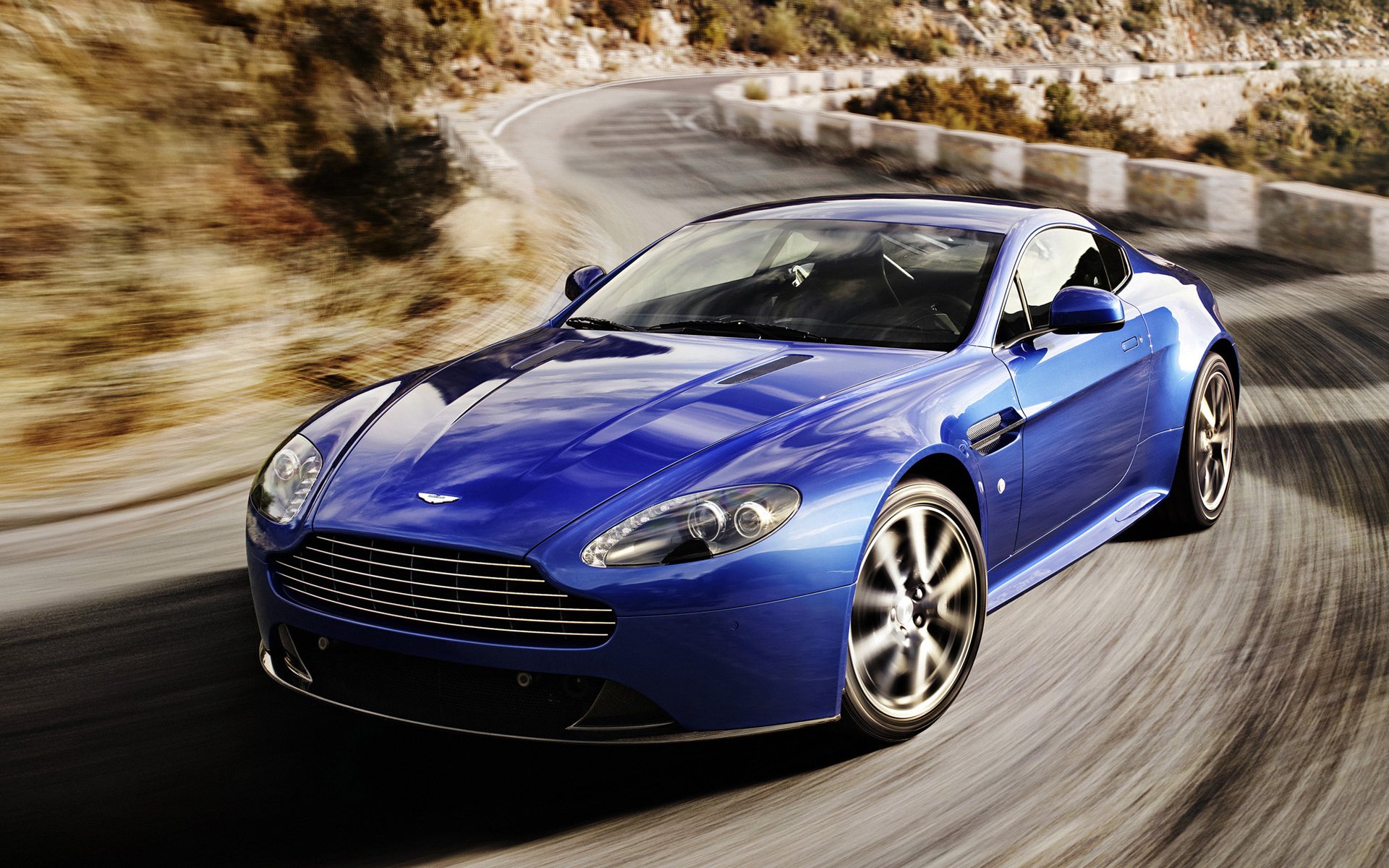 Download Vehicle Aston Martin V12 Vantage HD Wallpaper