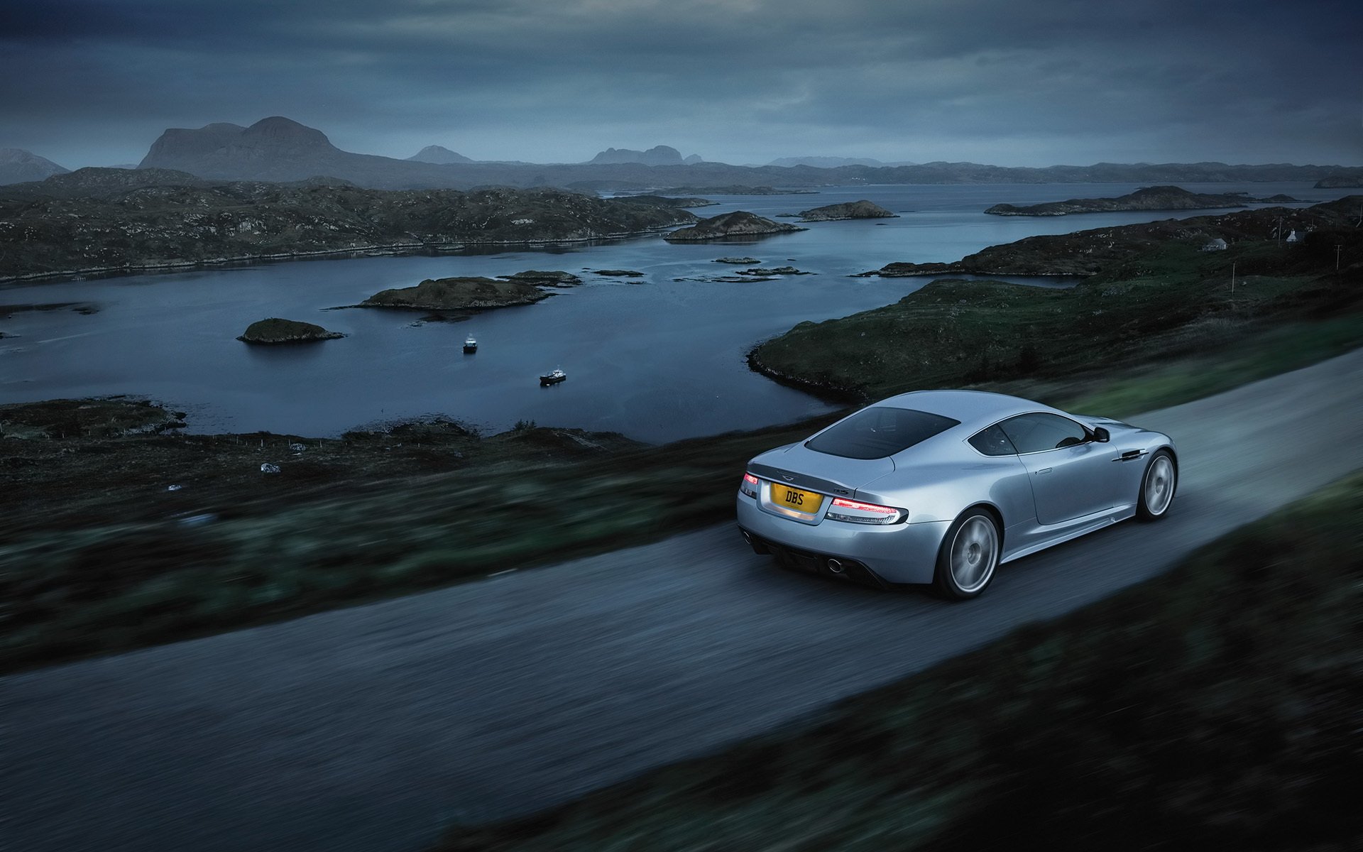 Download Vehicle Aston Martin DBS HD Wallpaper