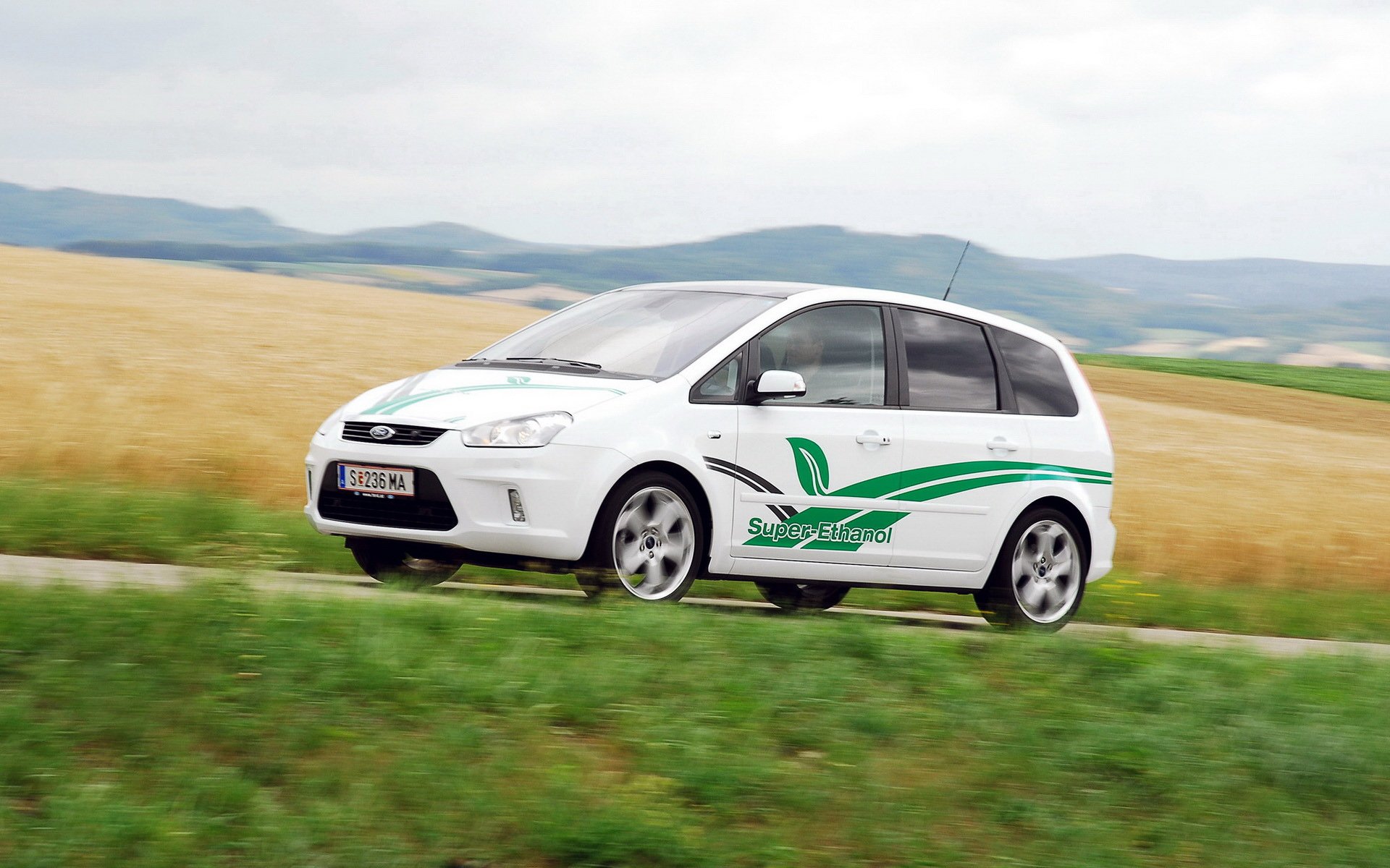 Download Vehicle Ford C-MAX HD Wallpaper