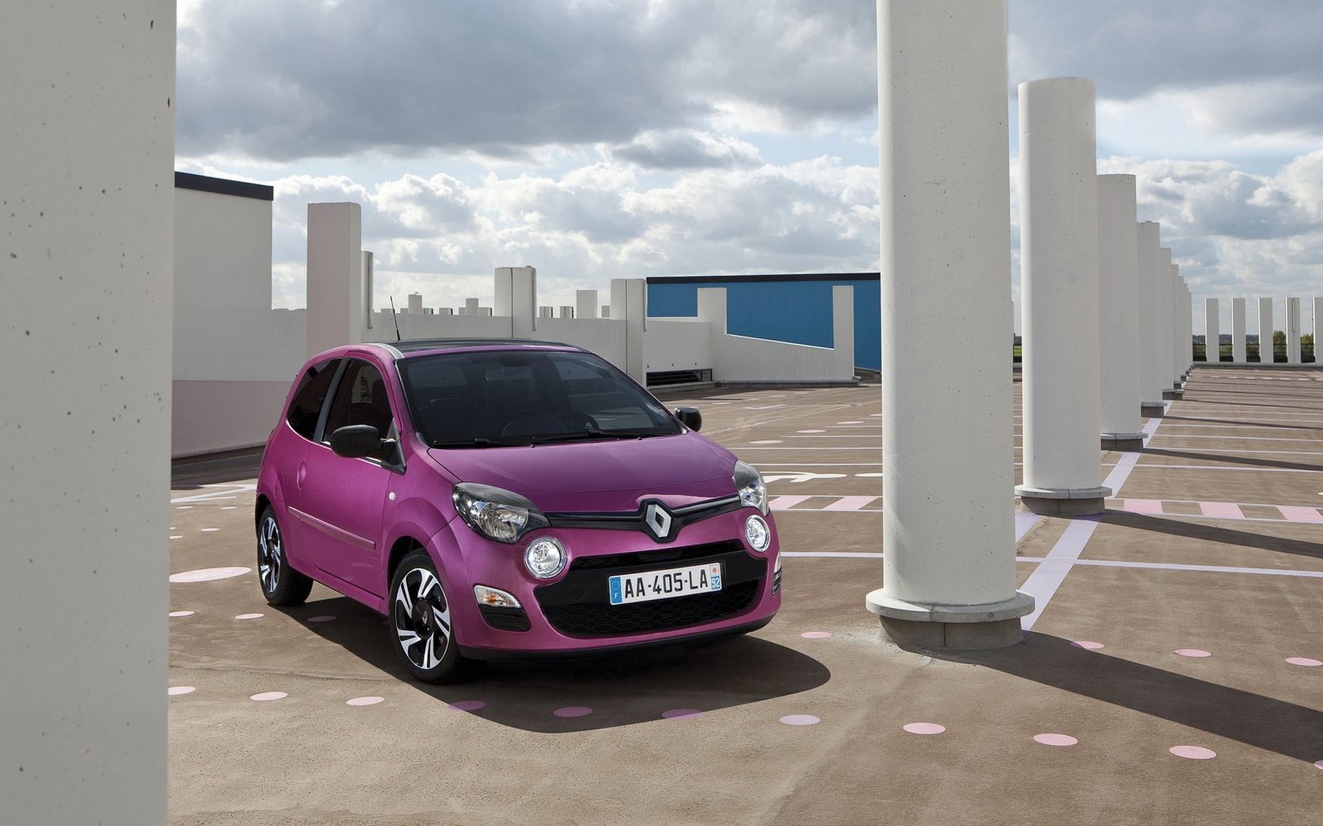 Download Vehicle Renault HD Wallpaper