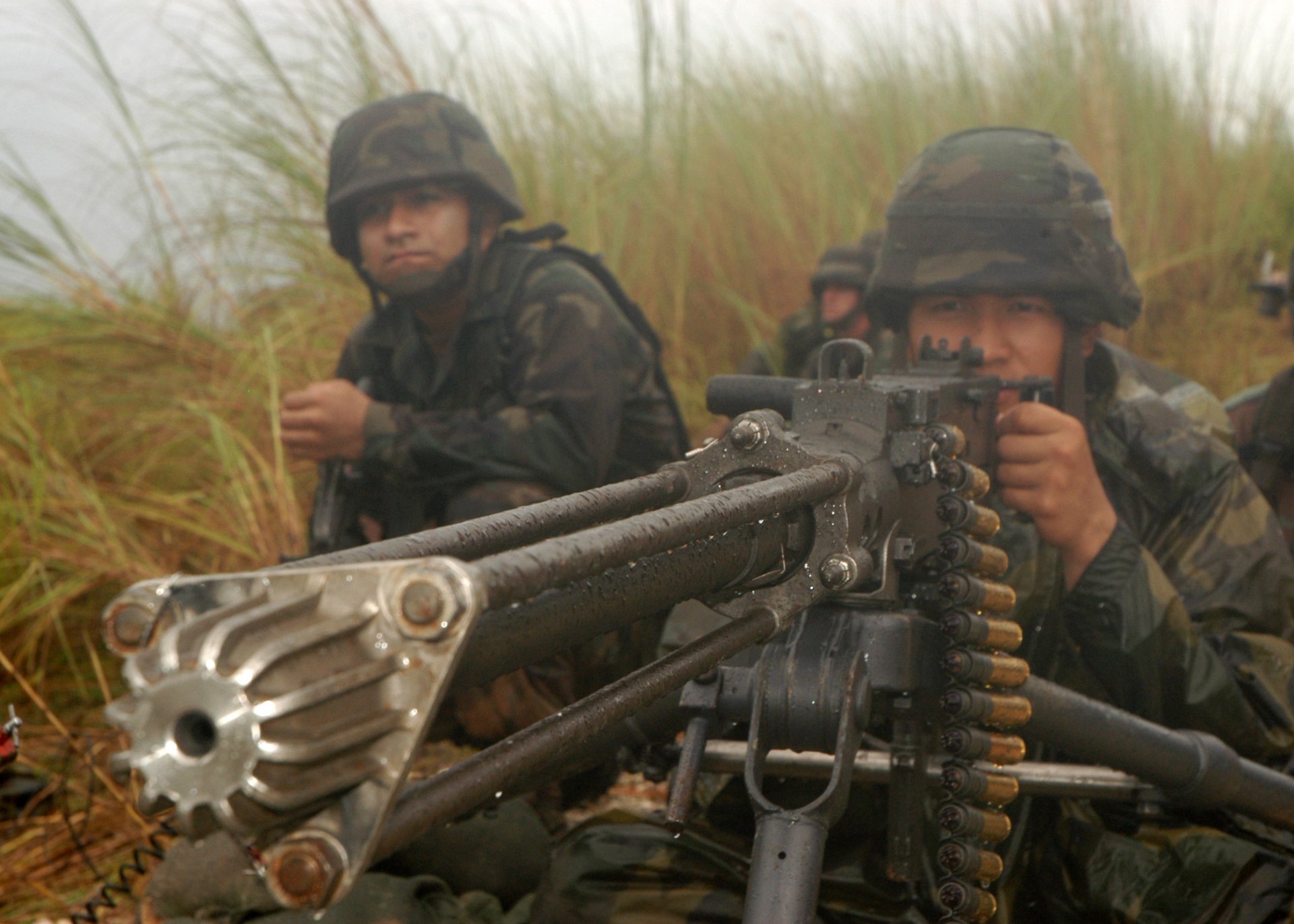 Download Man Made Machine Gun HD Wallpaper