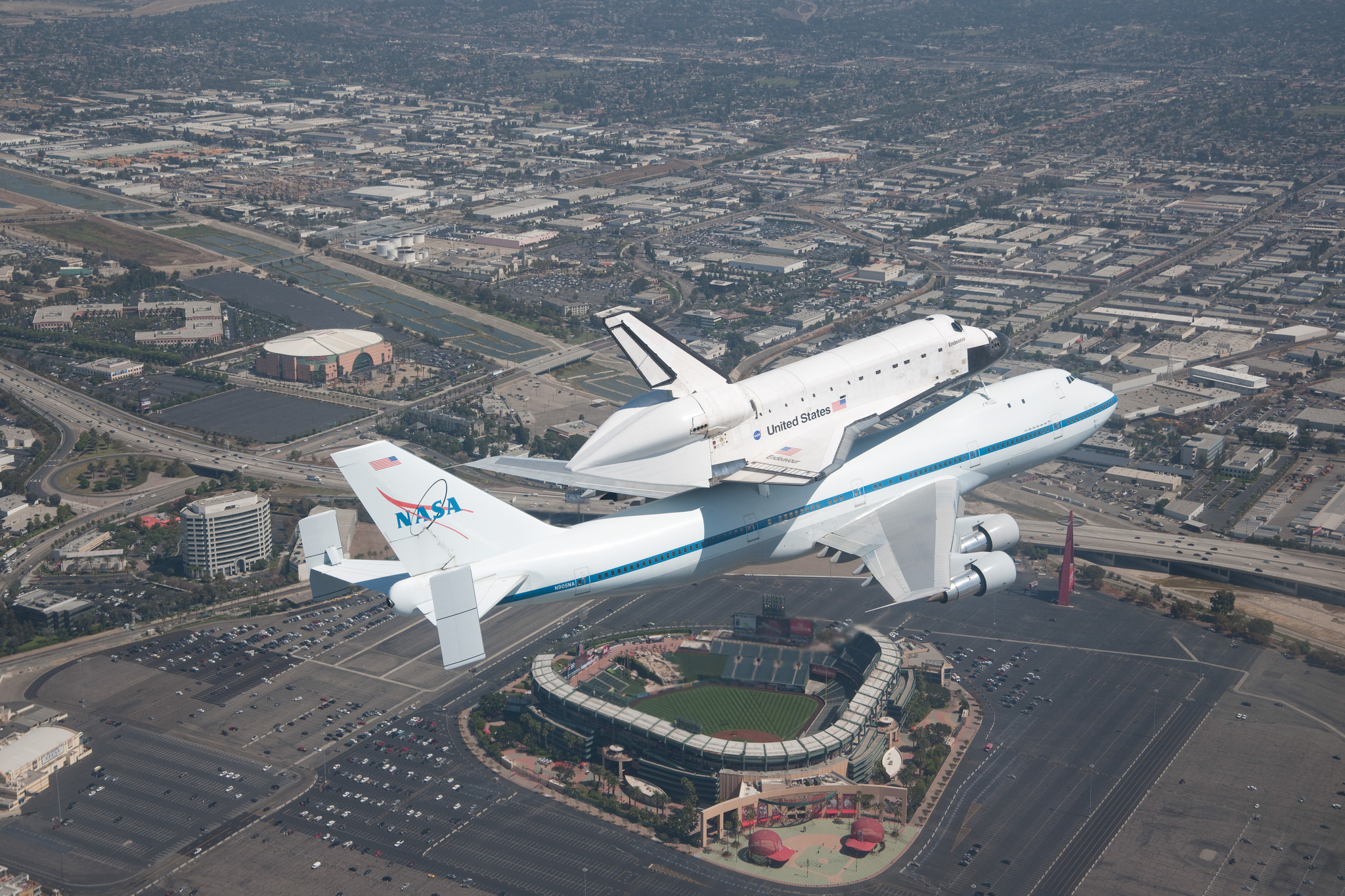 Vehicles Space Shuttle Endeavour HD Wallpaper | Background Image