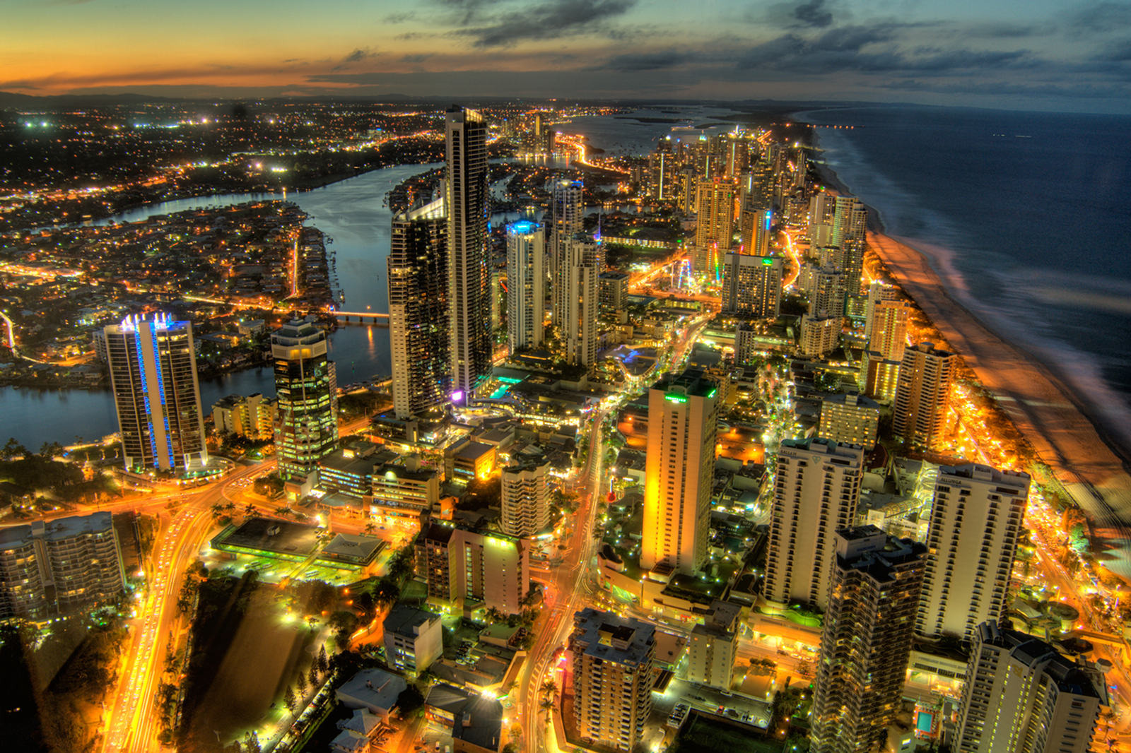 Man Made Surfers Paradise HD Wallpaper | Background Image