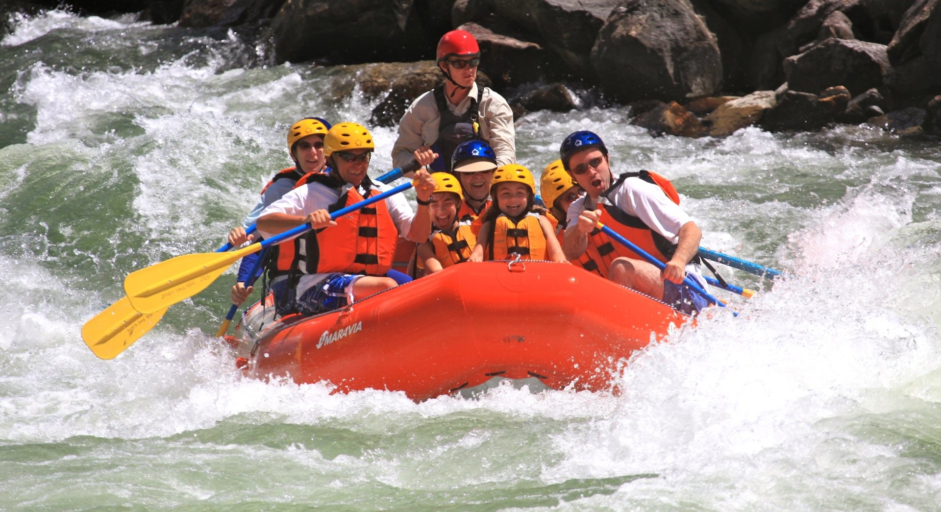Download White Water Rafting Sports HD Wallpaper