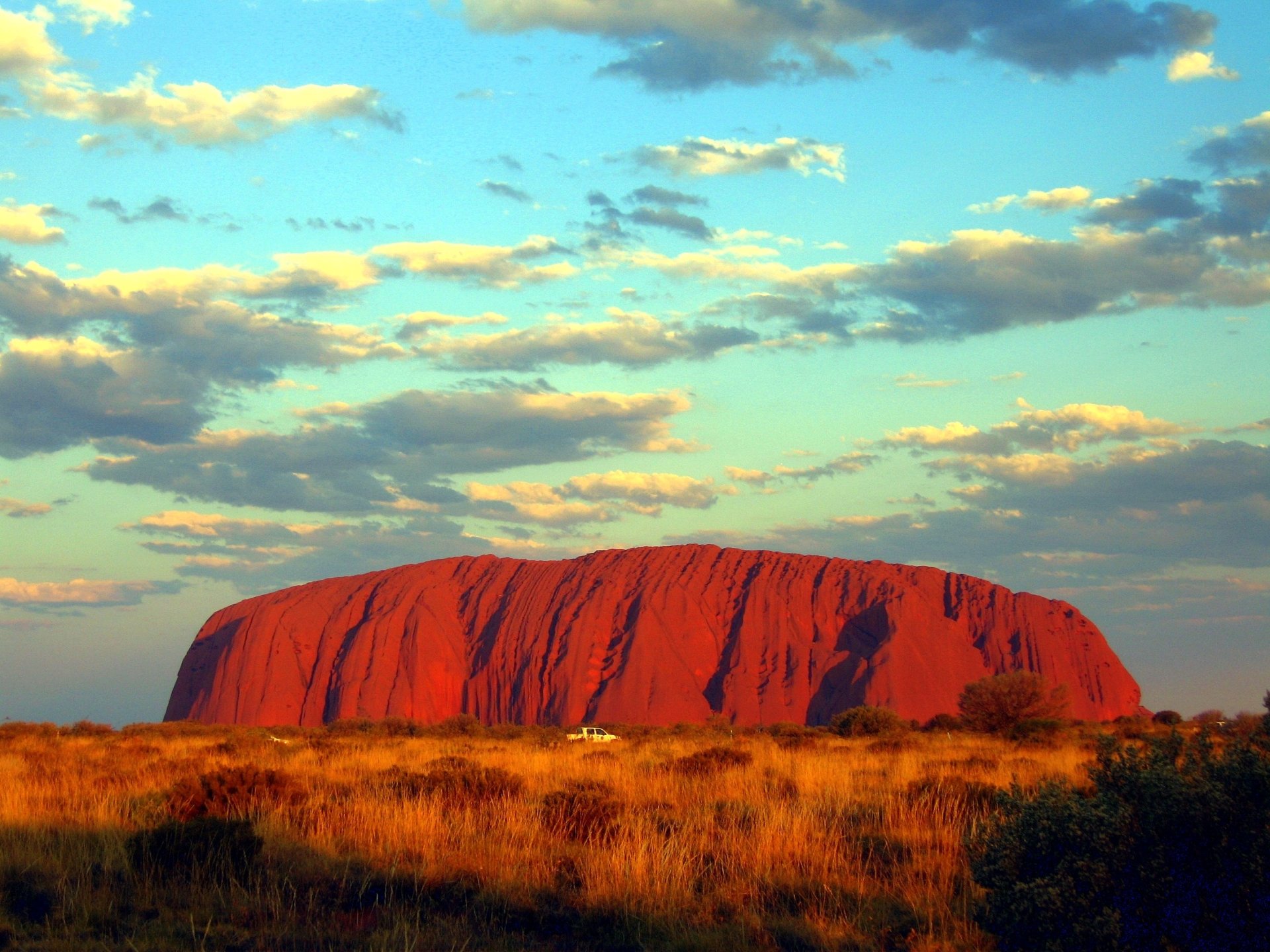 Uluru HD Wallpaper