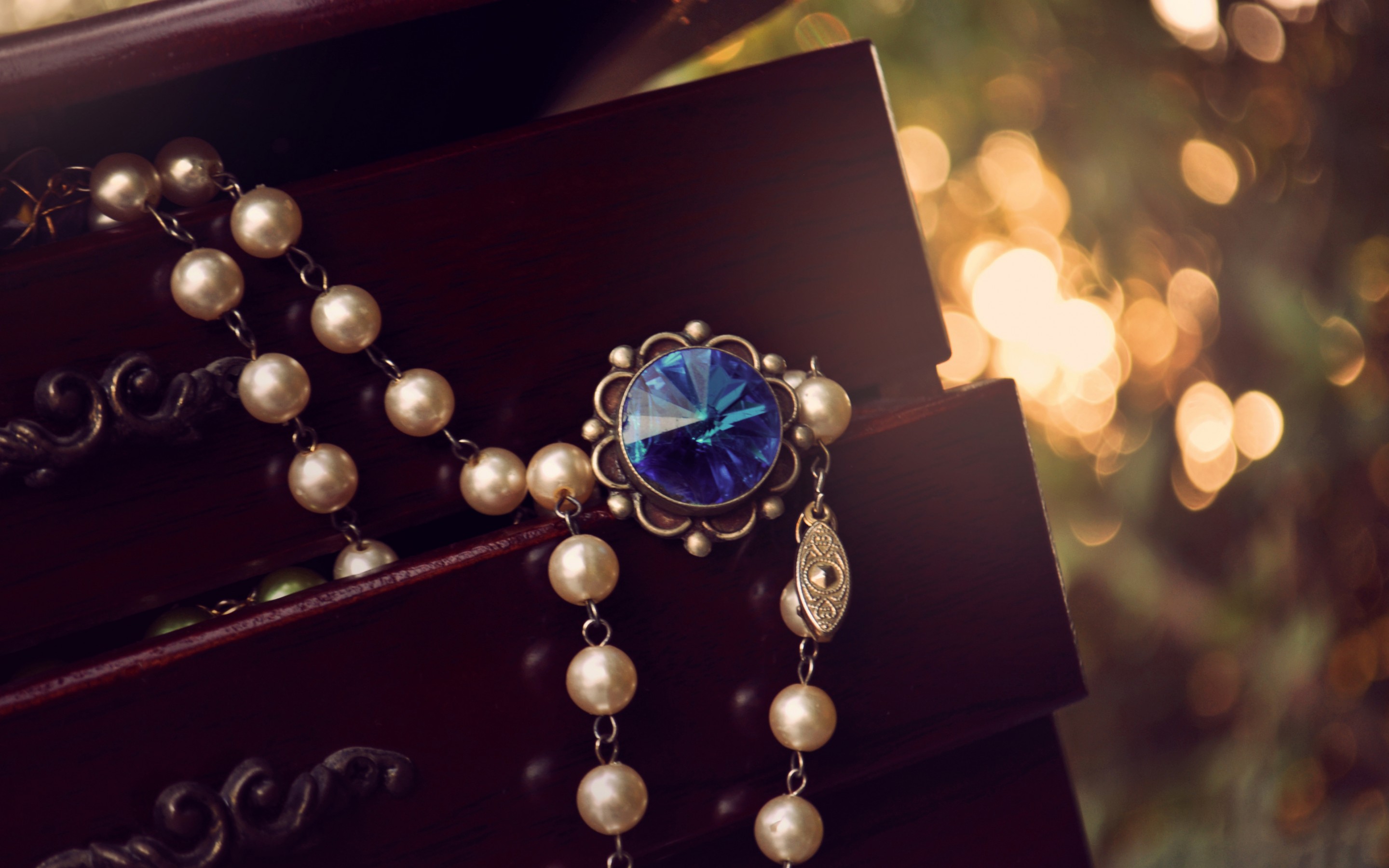 Jewelry HD Wallpaper | Background Image | 2880x1800 | ID ...