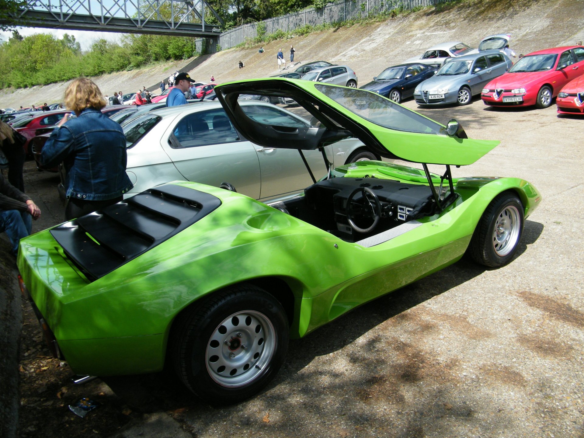 Download Vehicle Car HD Wallpaper