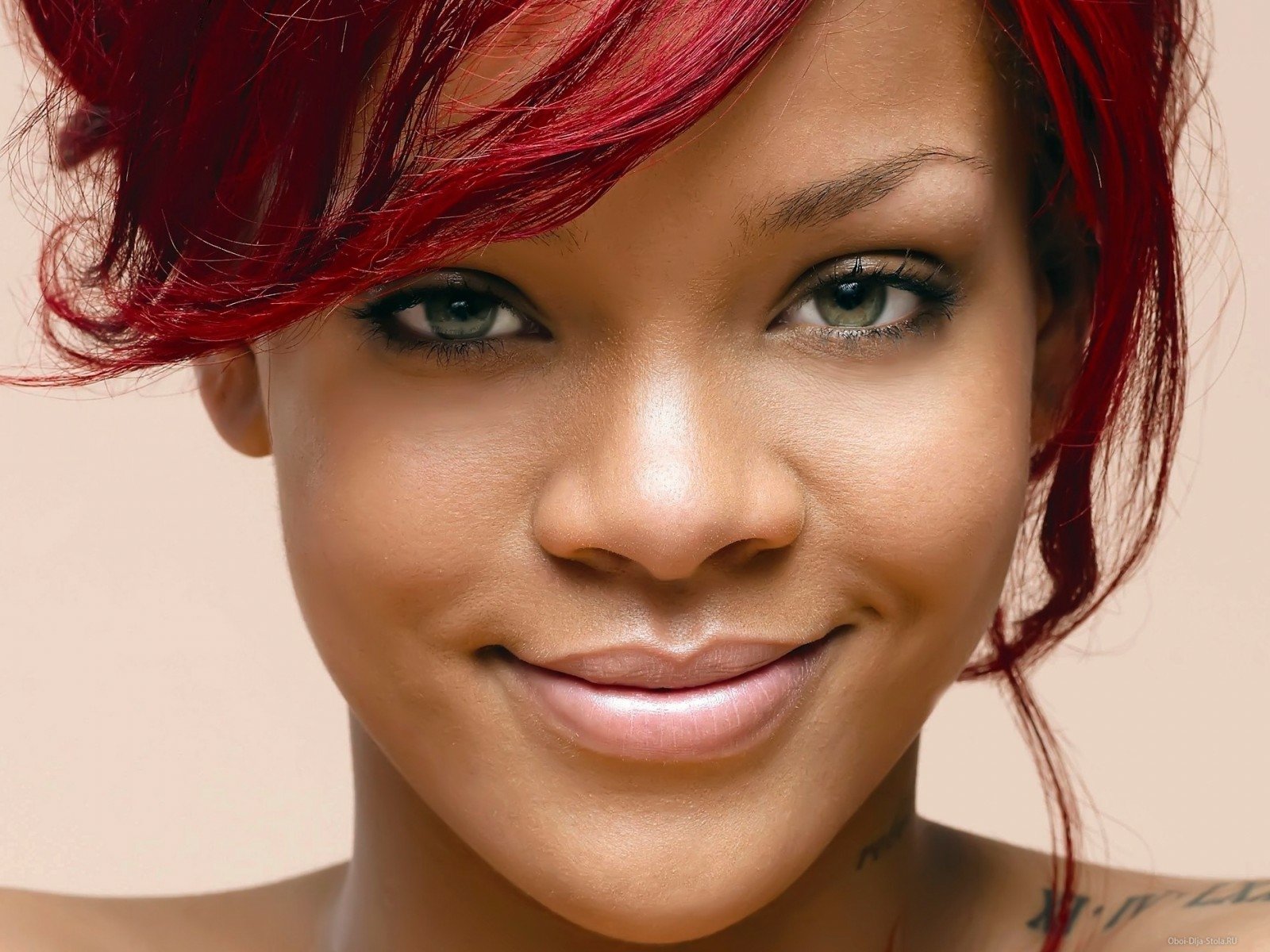 Rihanna HD Wallpaper Captivating Music Icon