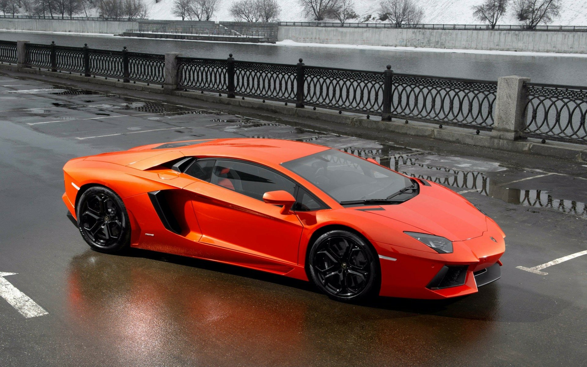 Lamborghini Aventador HD Wallpaper