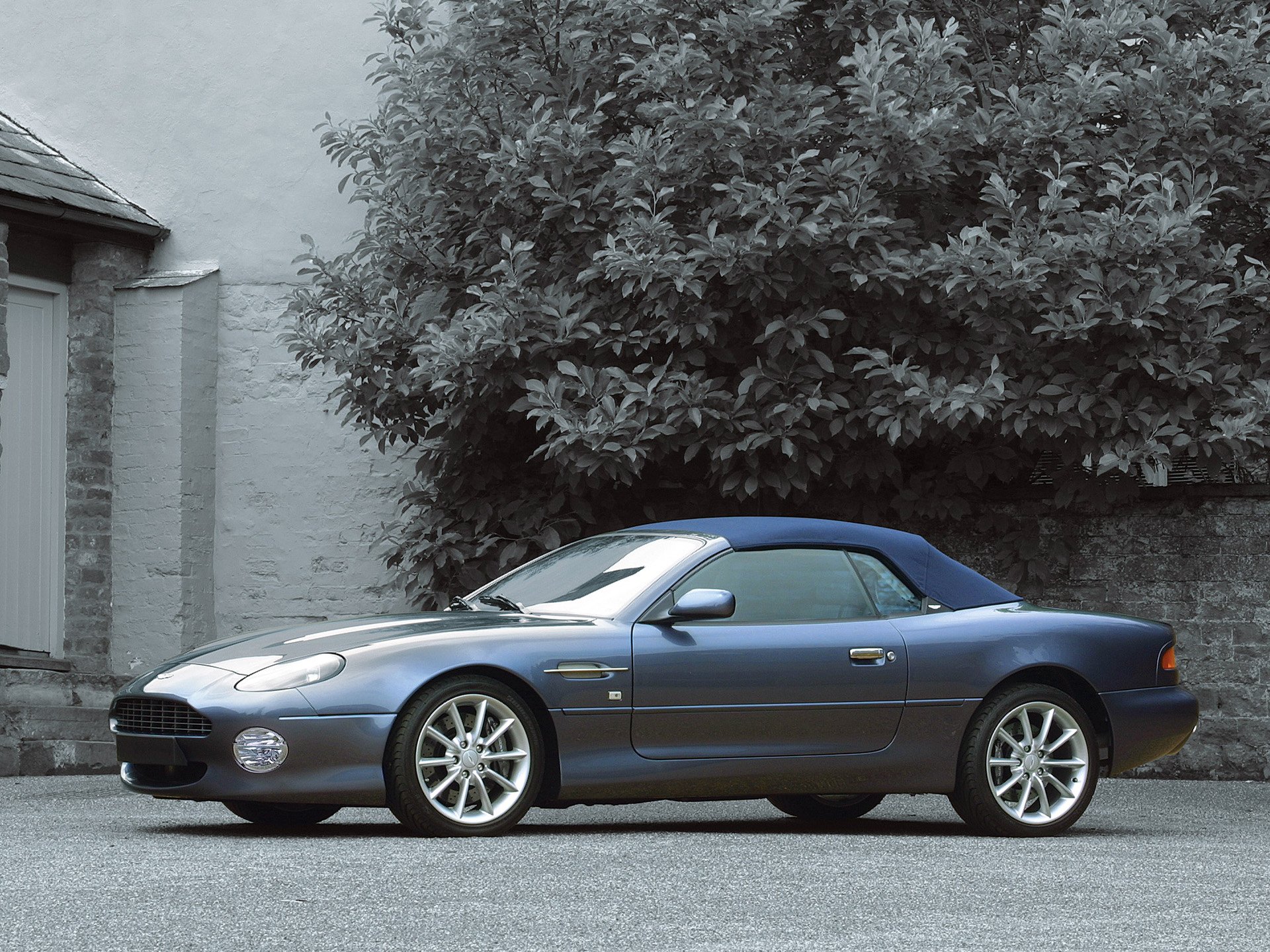 Download Aston Martin Vehicle Aston Martin DB7 HD Wallpaper