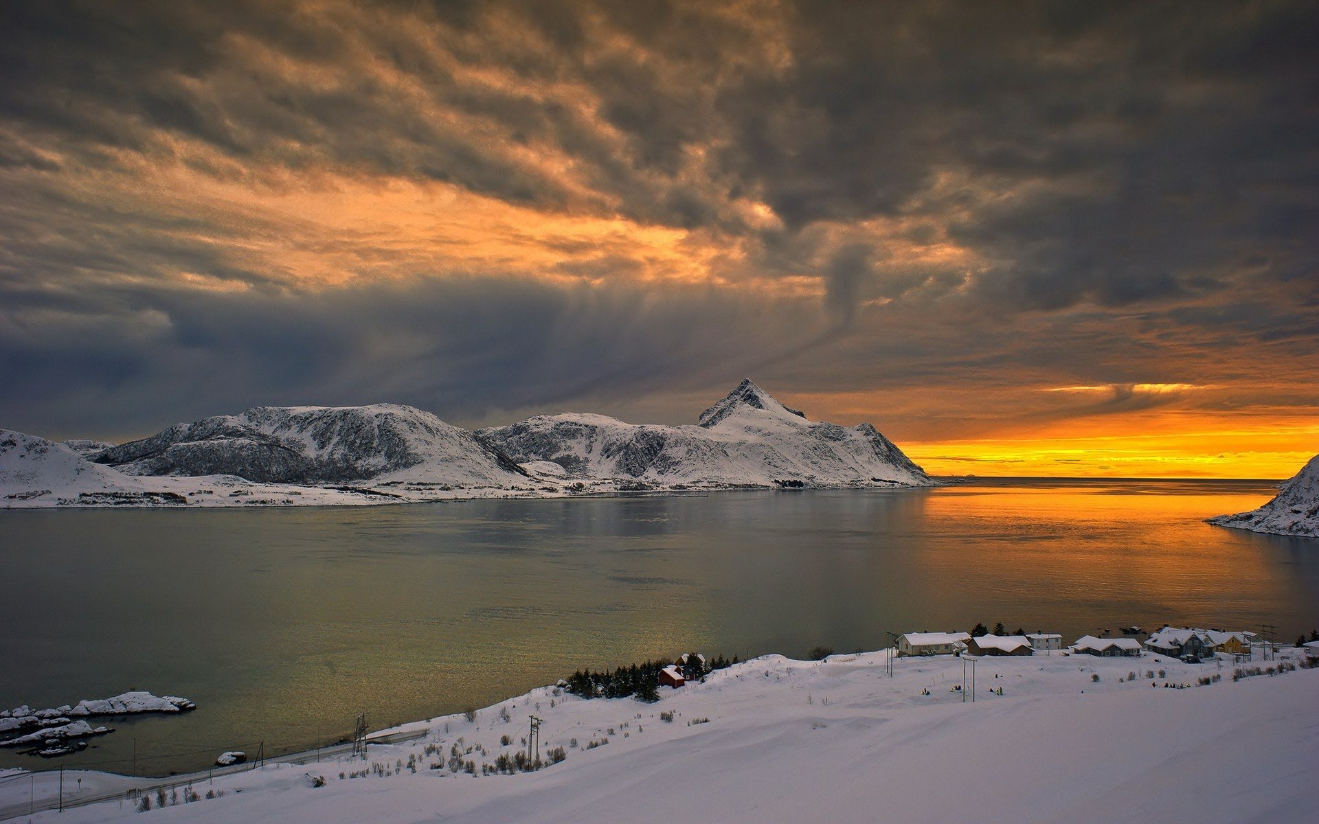 Serene Lake at Sunset: HD Nature Wallpaper | 1920x1200 | Wallpaper Abyss