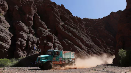 vehicle Iveco HD Desktop Wallpaper | Background Image