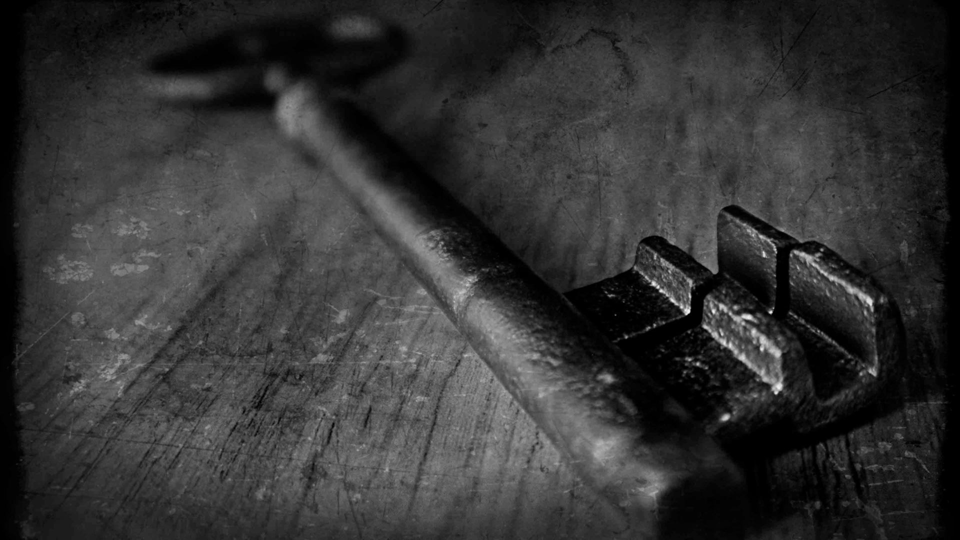 Download Man Made Key HD Wallpaper