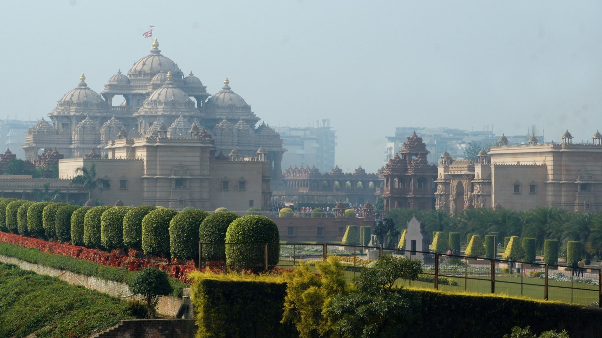 Akshardham — Sacred Splendor (HD Wallpaper)