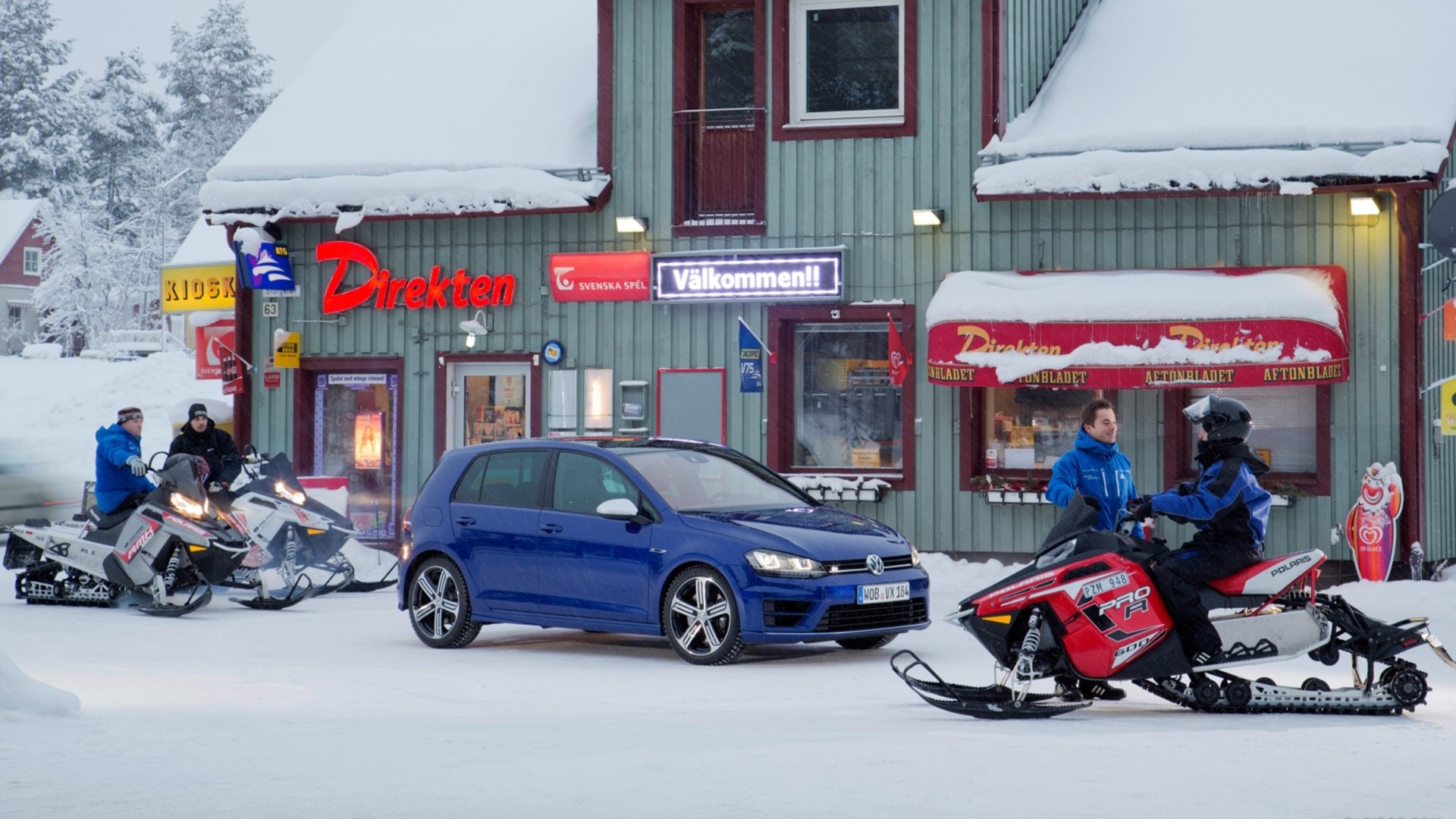 Download Vehicle Volkswagen Golf R HD Wallpaper