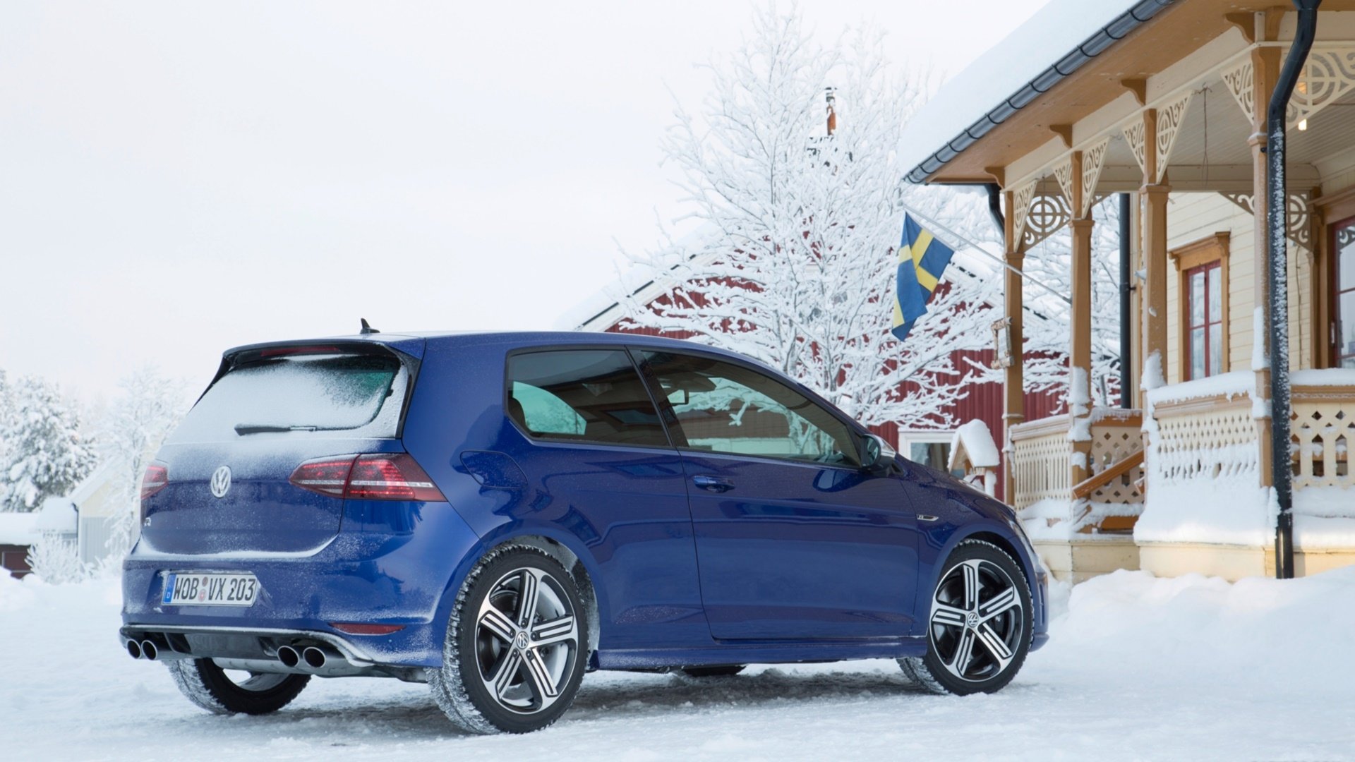 Download Vehicle Volkswagen Golf R HD Wallpaper