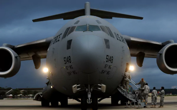 military Boeing C-17 Globemaster III HD Desktop Wallpaper | Background Image