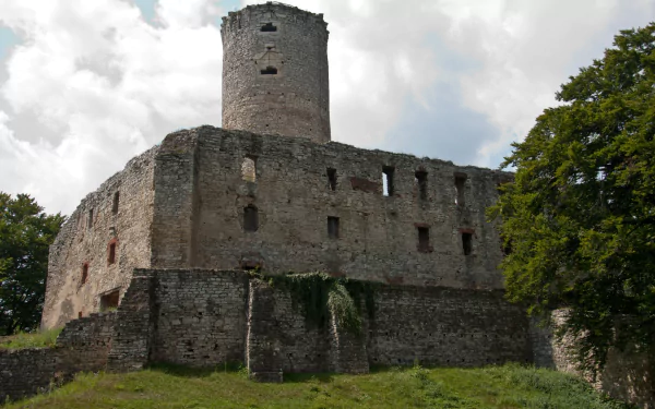  Lipowiec Castle in Babice