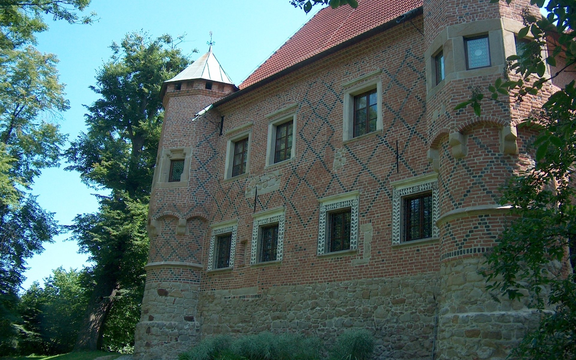 Download Man Made Debno Castle HD Wallpaper