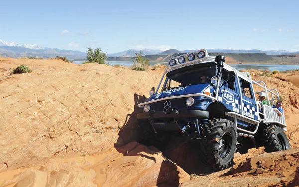 vehicle Mercedes-Benz Unimog HD Desktop Wallpaper | Background Image