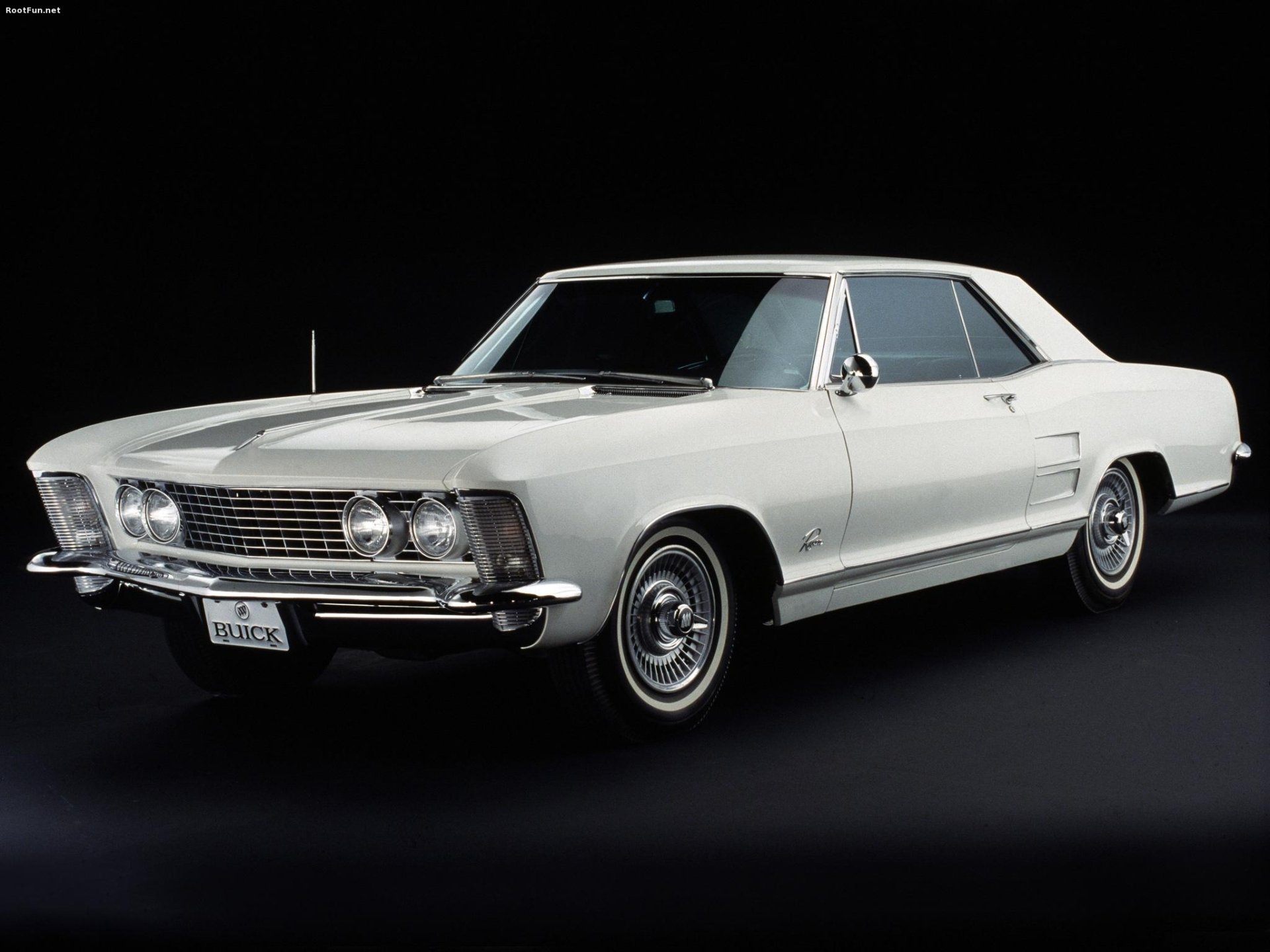 Download Buick Vehicle Buick Riviera HD Wallpaper