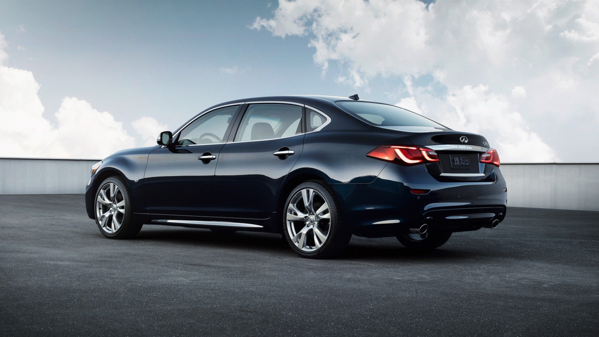 Download Vehicle 2015 Infiniti Q70 HD Wallpaper