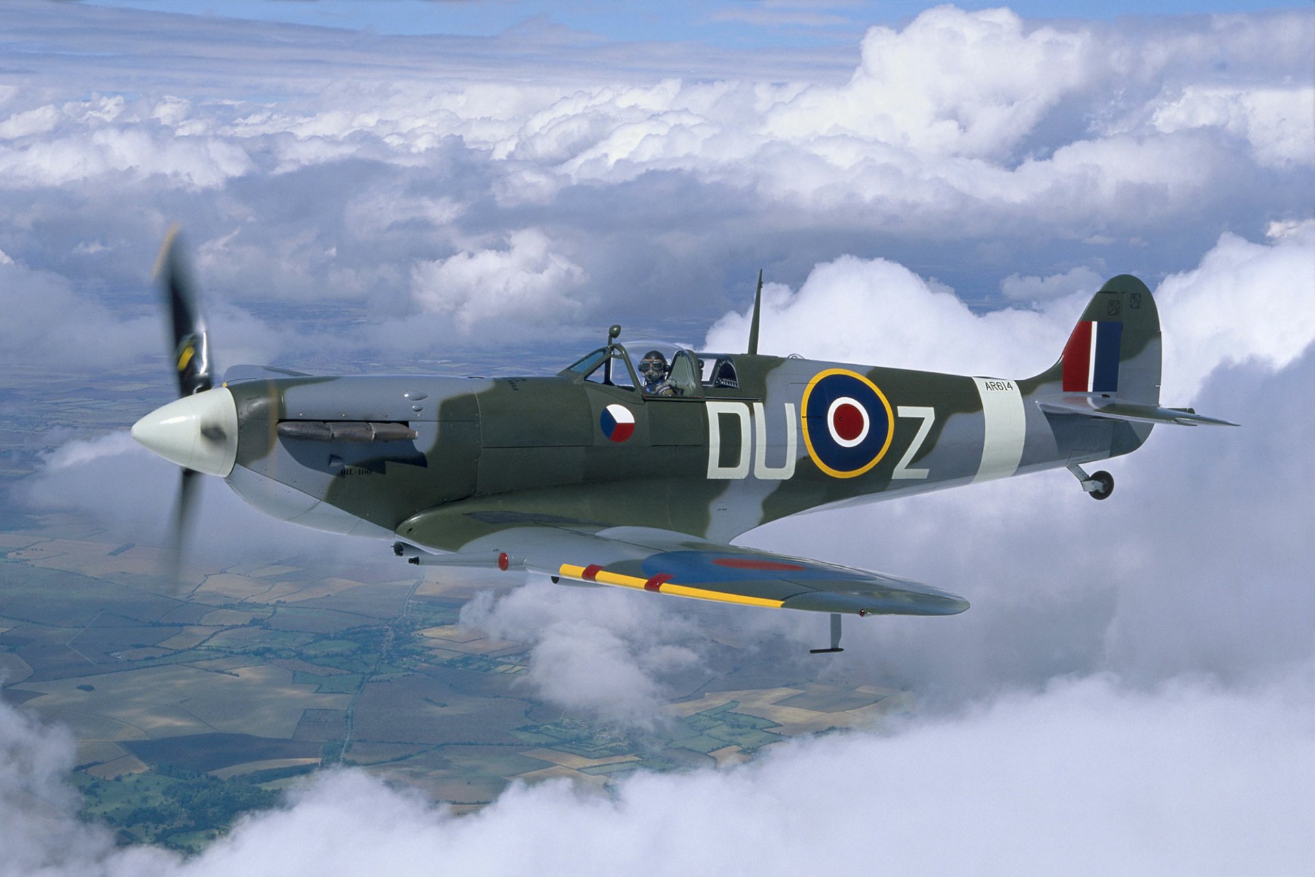 Download Airplane Military Supermarine Spitfire HD Wallpaper