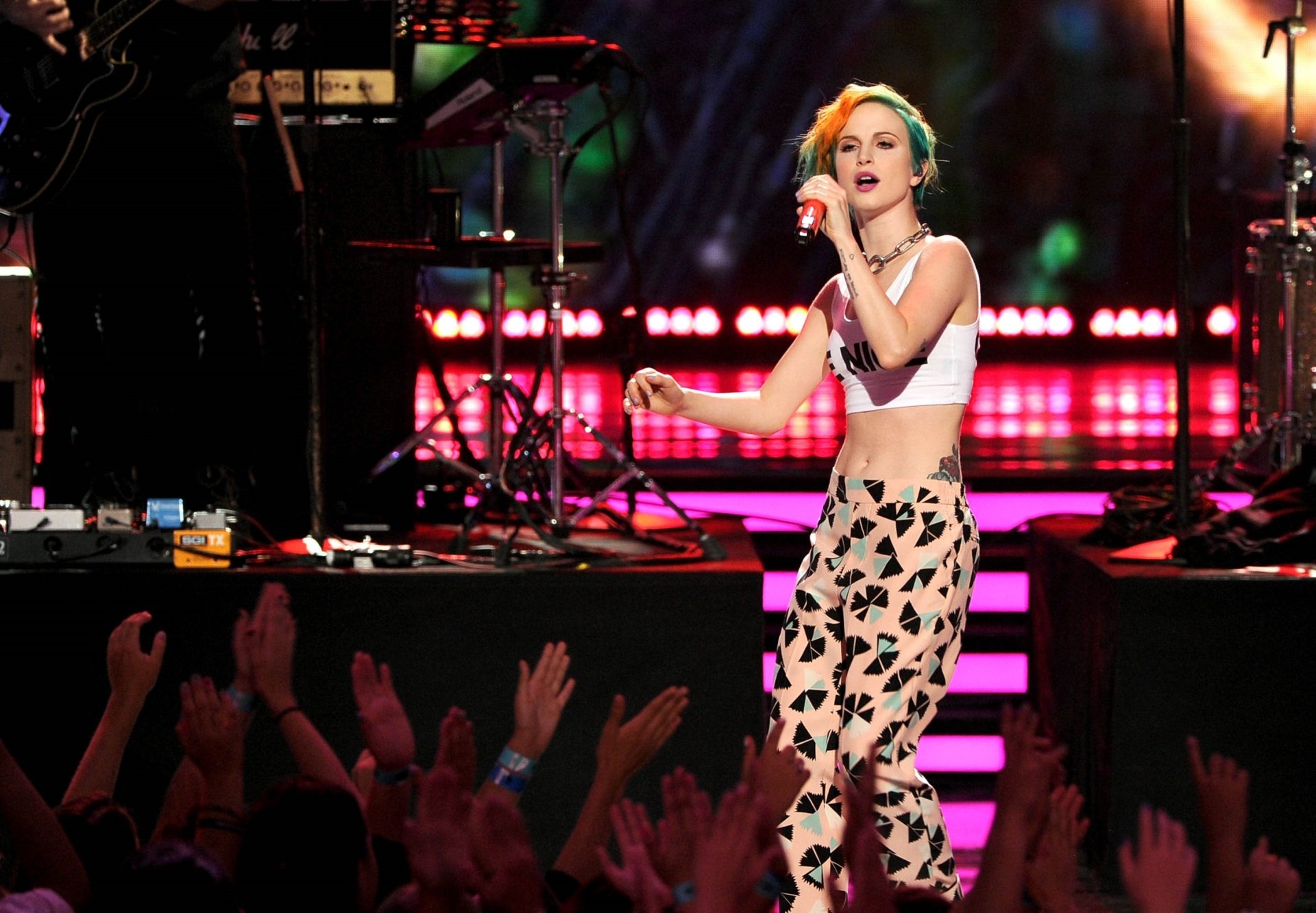 Download Music Paramore HD Wallpaper