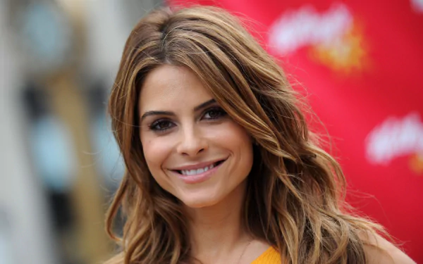 American actress Celebrity Maria Menounos HD Desktop Wallpaper | Background Image